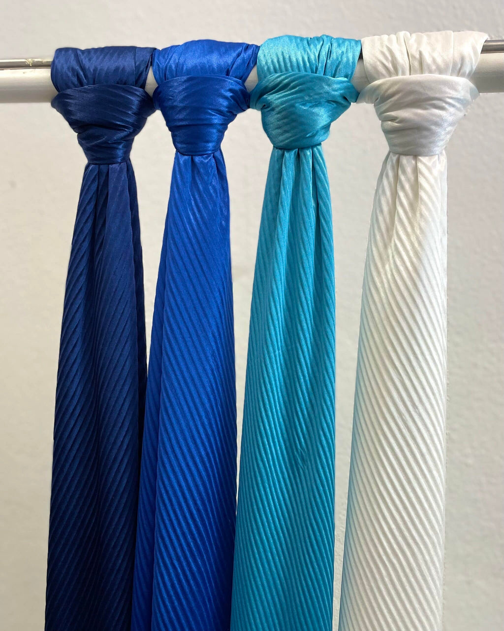 Marieneblau-Royalblau-Türkis-Crem