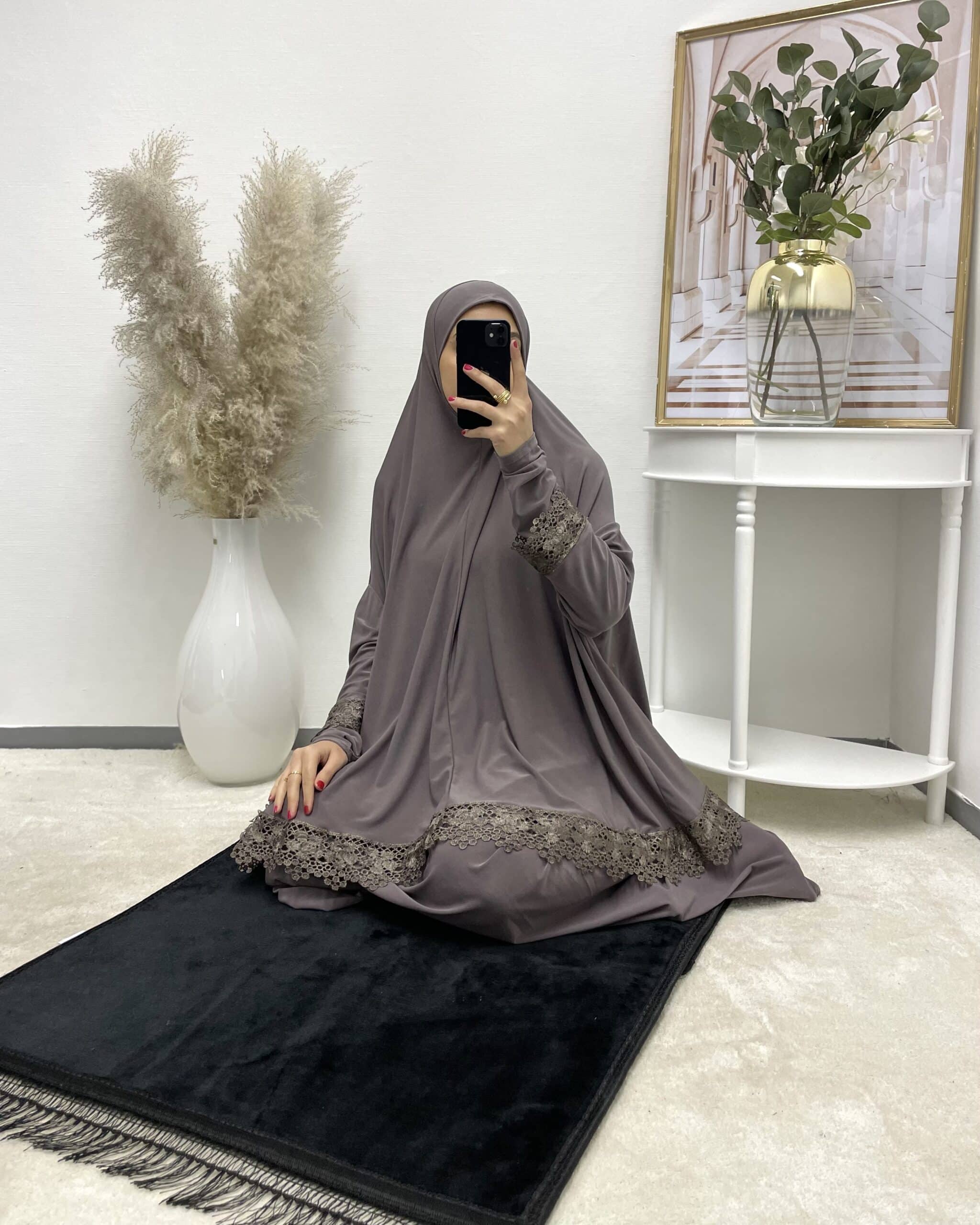 Taupe