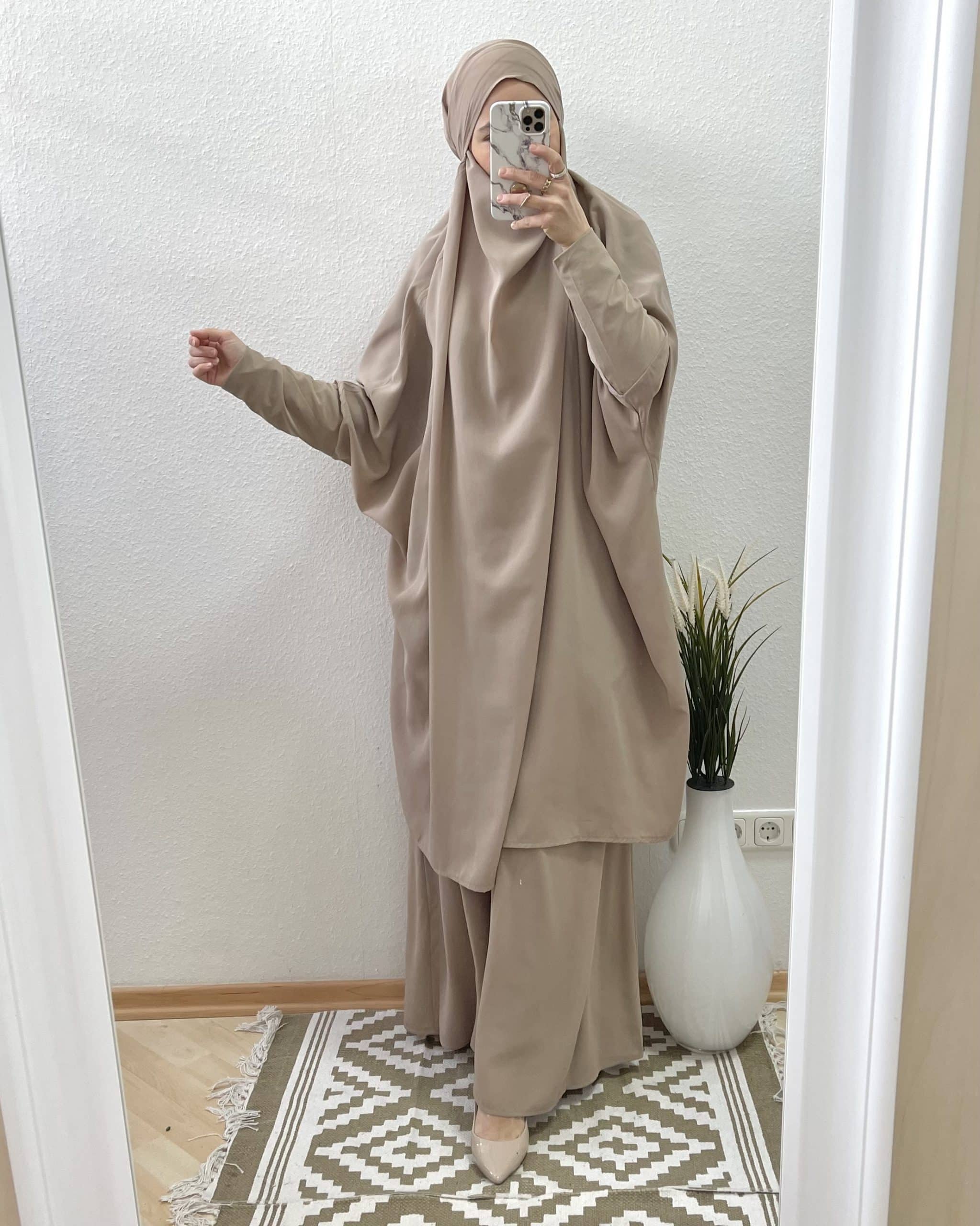 Taupe