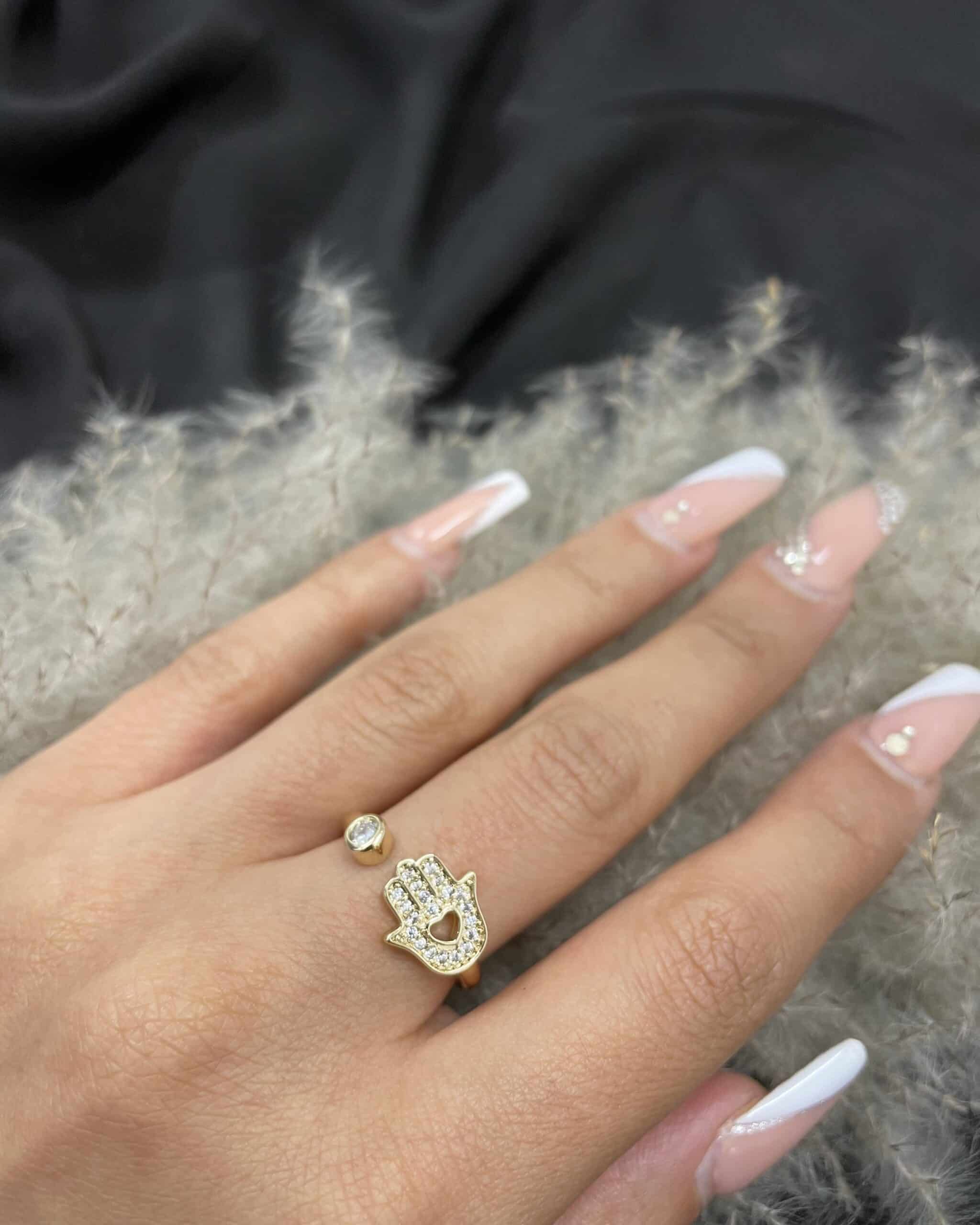 Fatima Hand