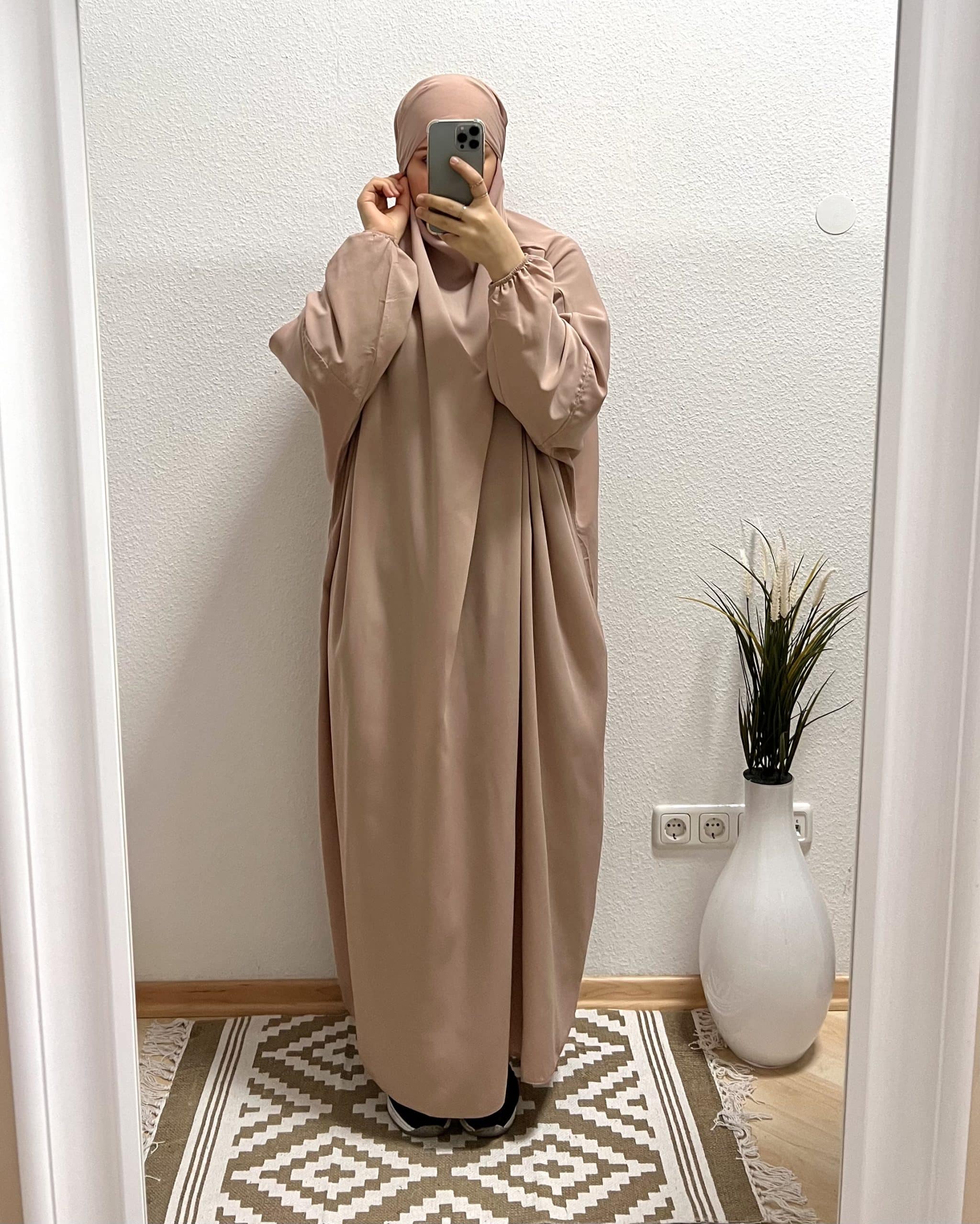 Taupe