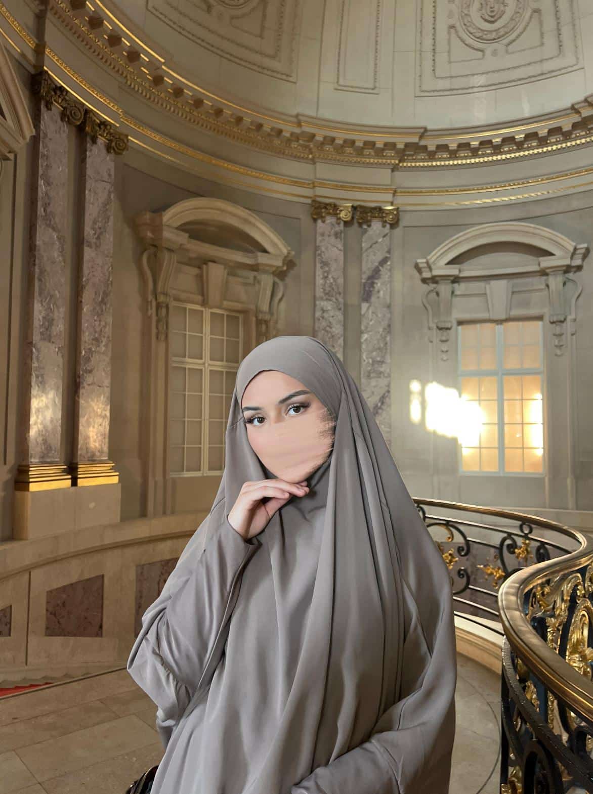 Taupe