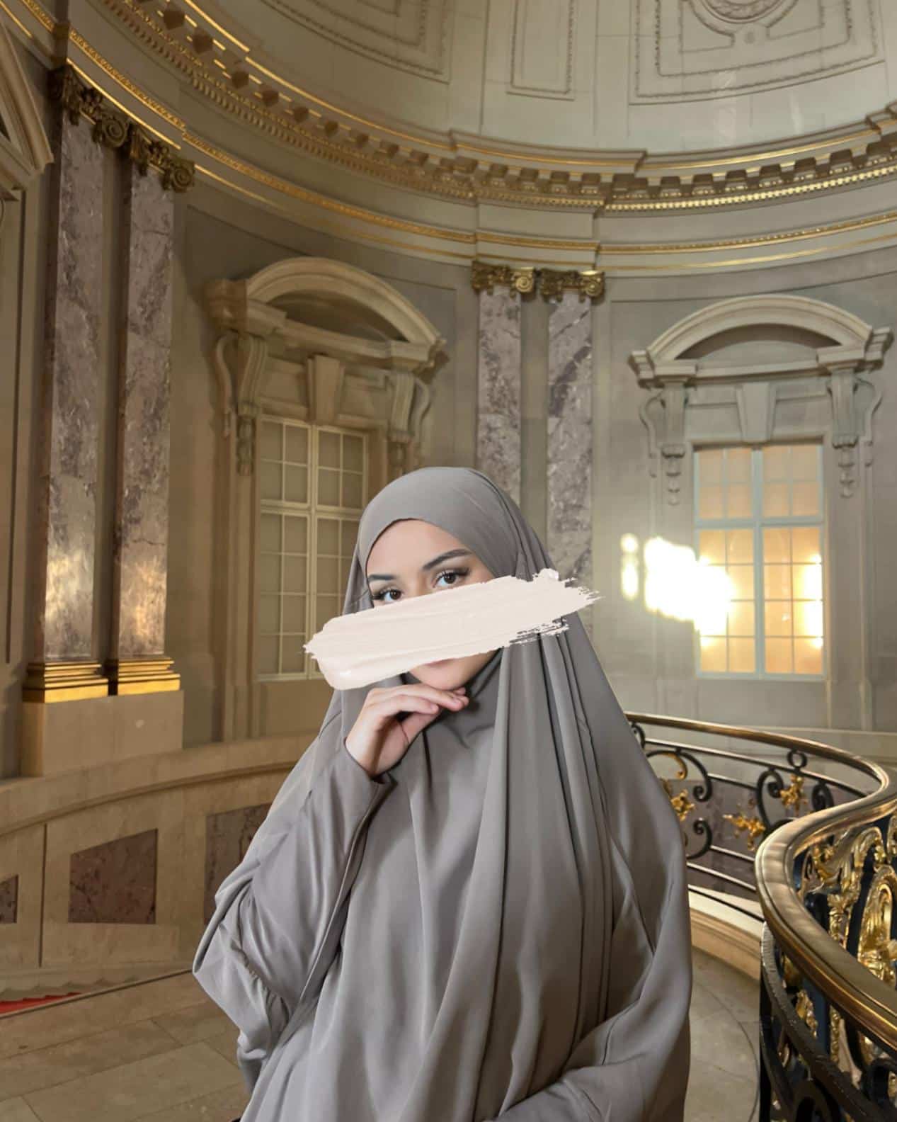 Taupe