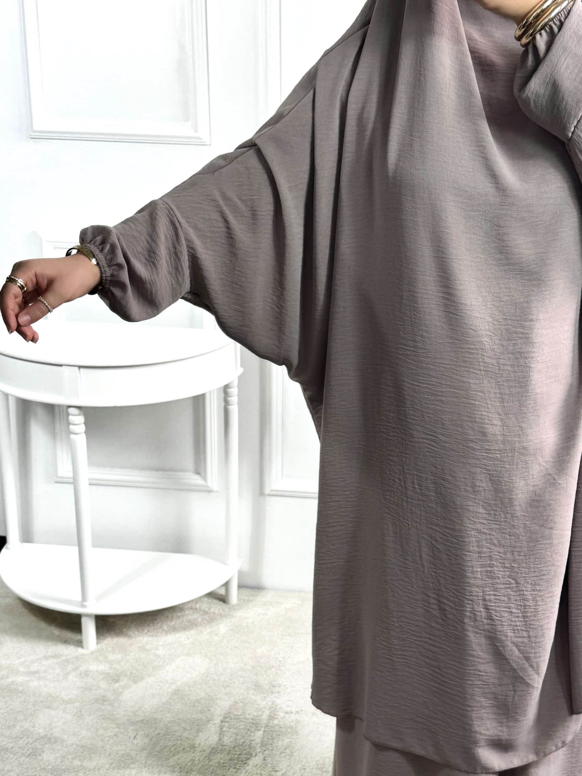 Taupe