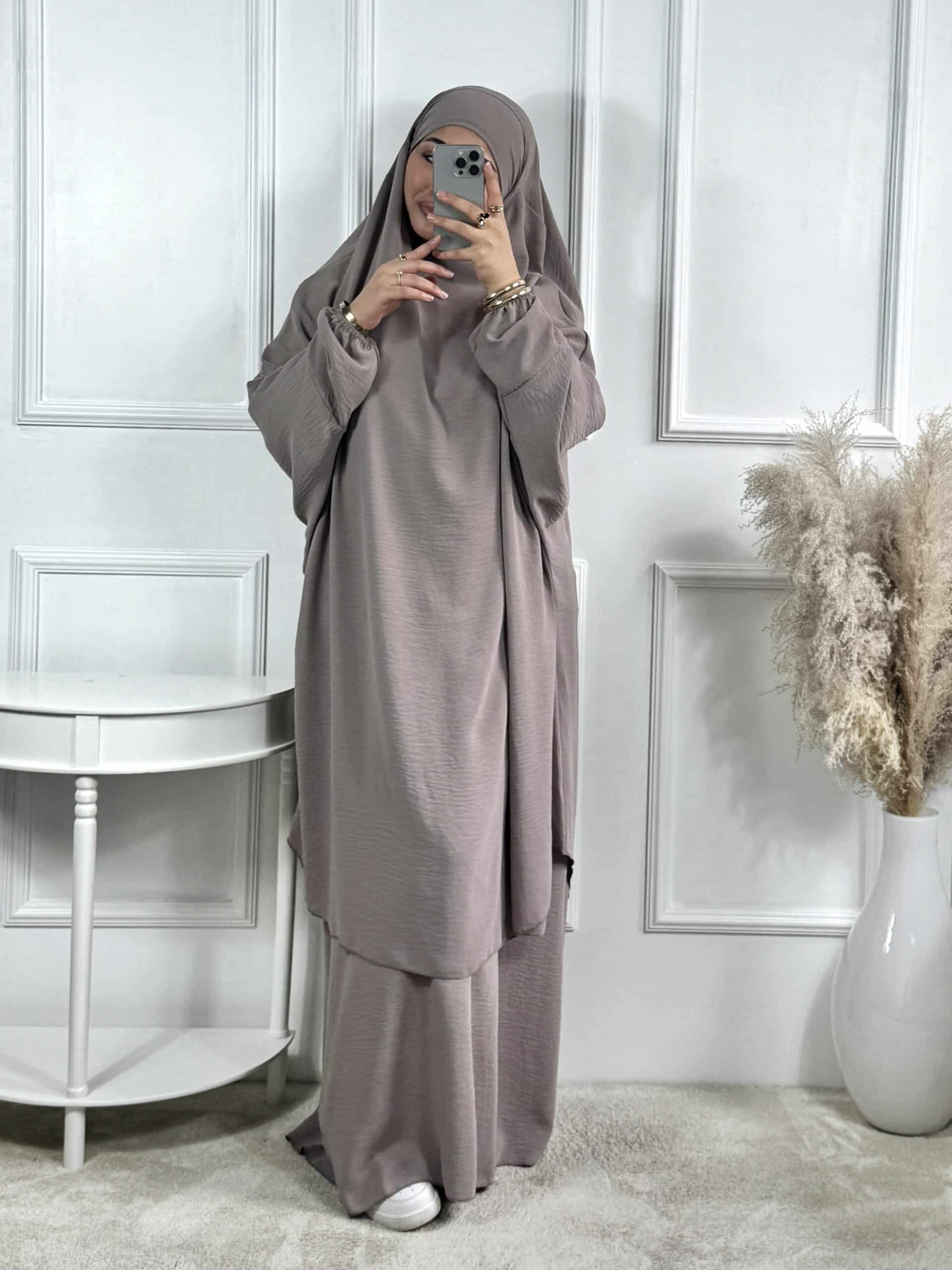 Taupe