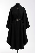 Langer Poncho mit Gürtel