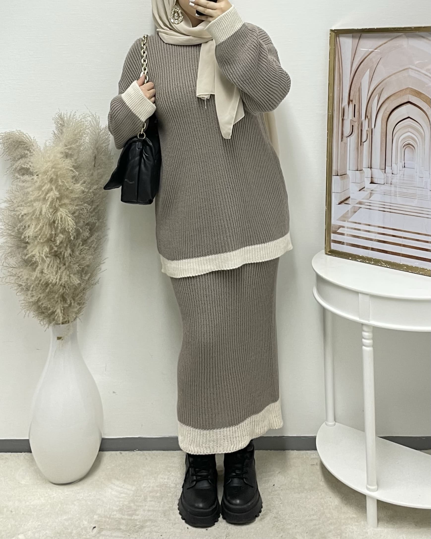 Taupe