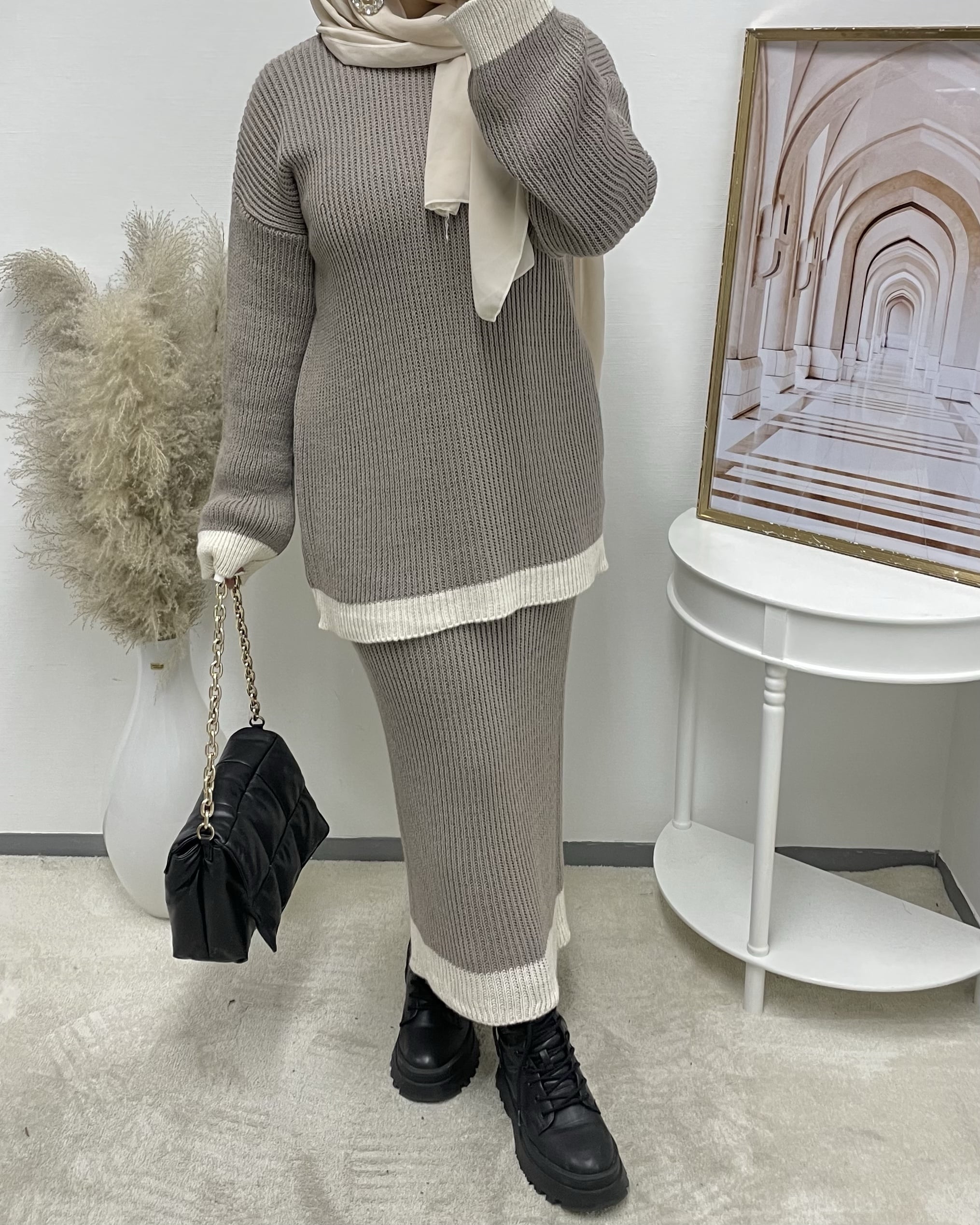 Taupe
