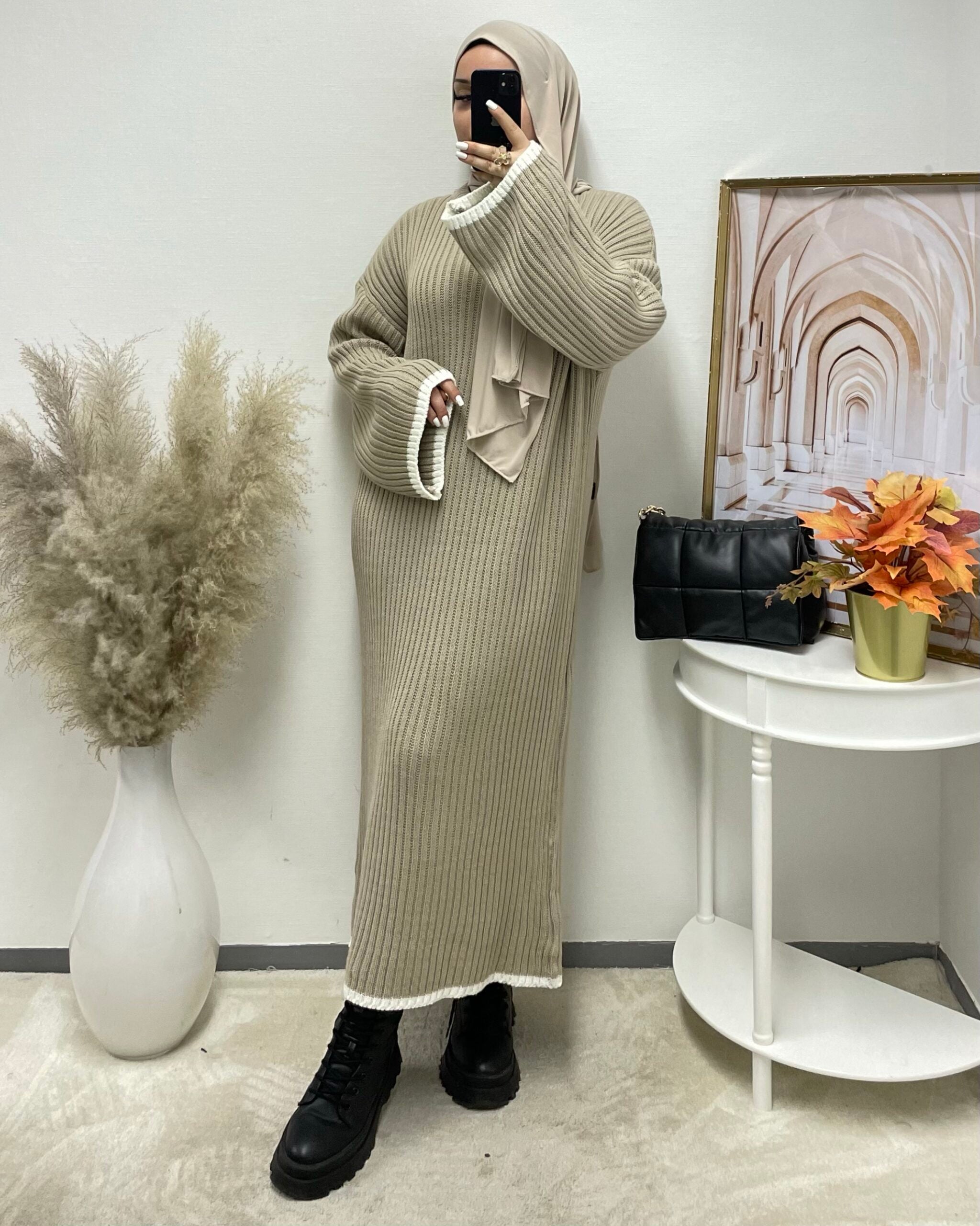 Taupe
