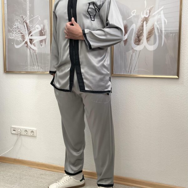 Grau