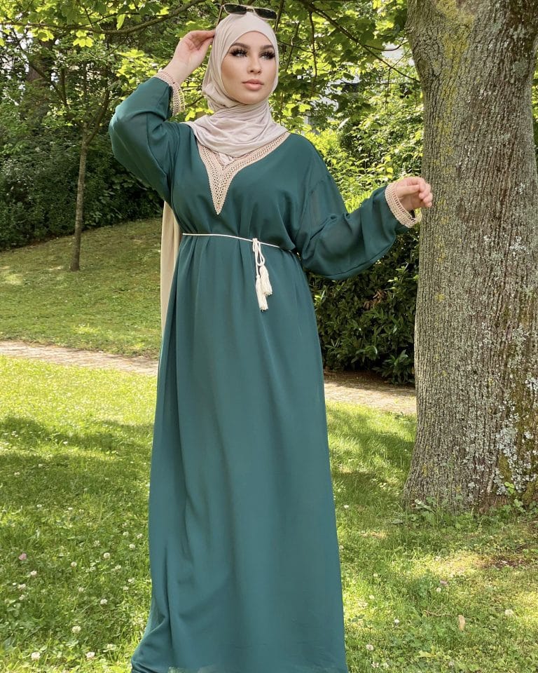 Alle Hijab abaya im Blick