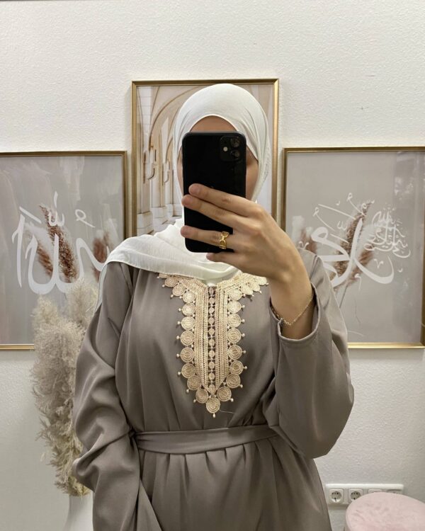 Taupe