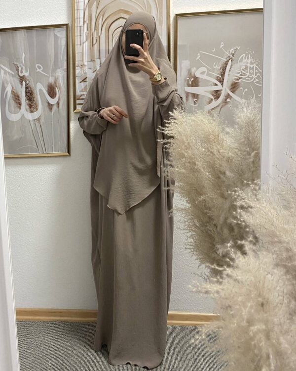 Taupe