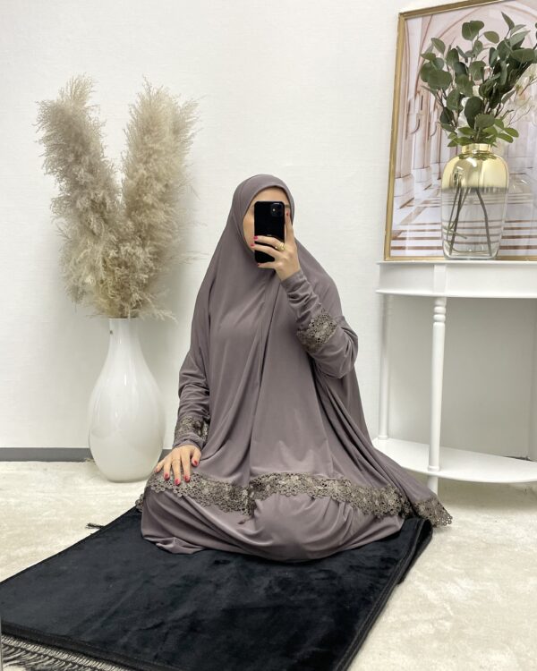 Taupe