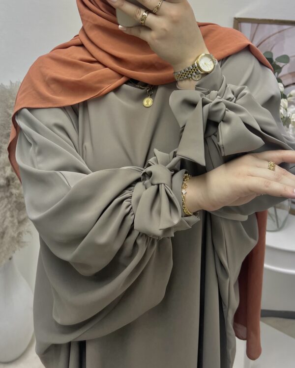 Taupe