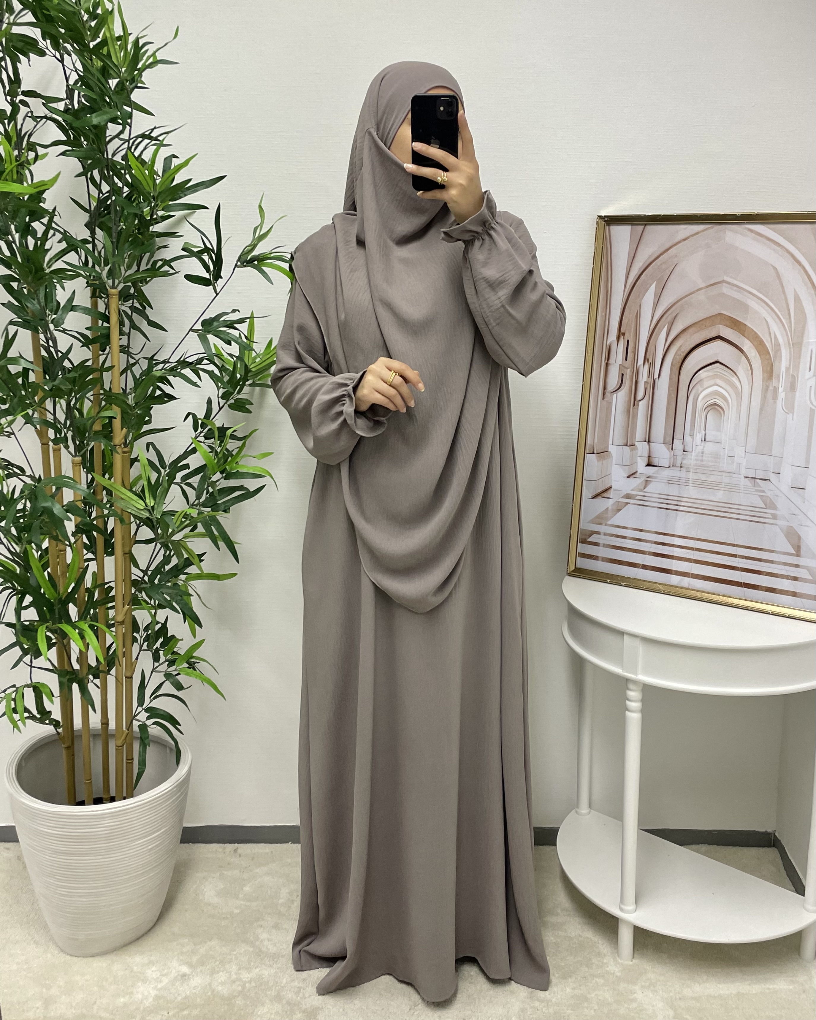 Taupe