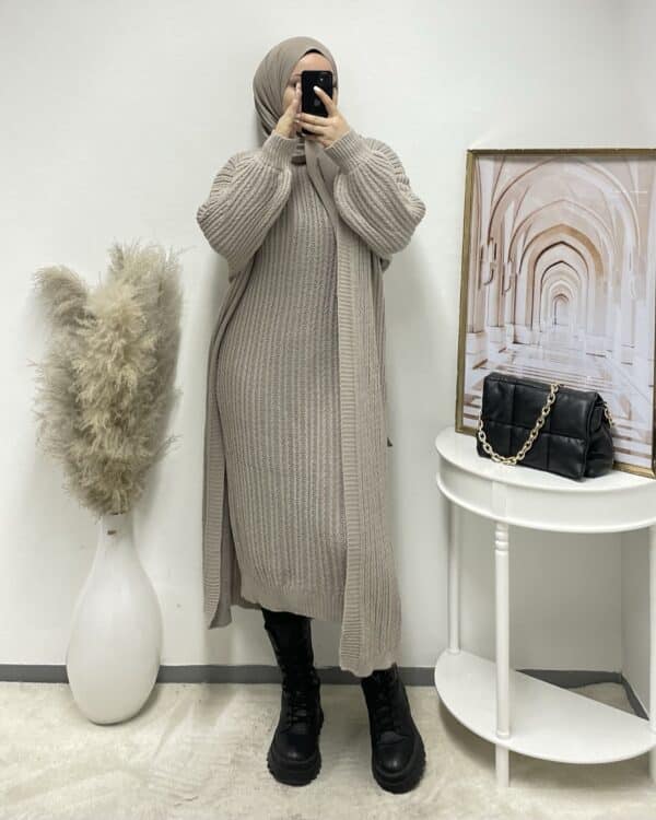 Taupe