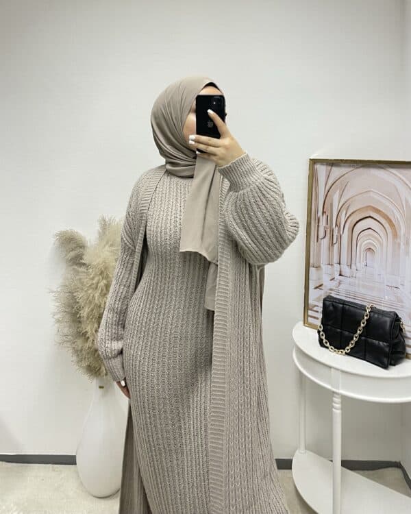 Taupe