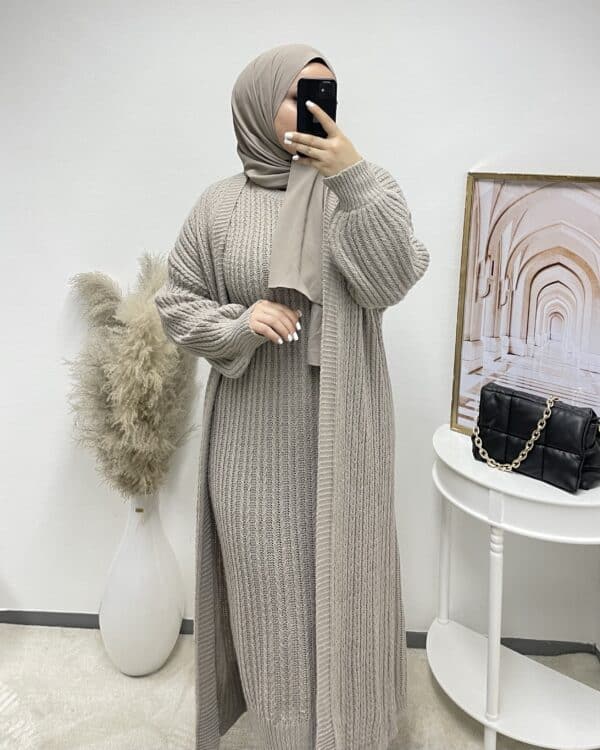 Taupe