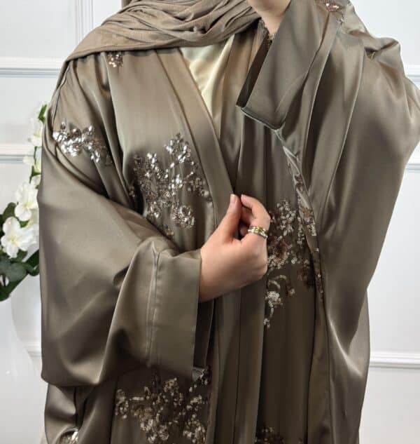 Taupe