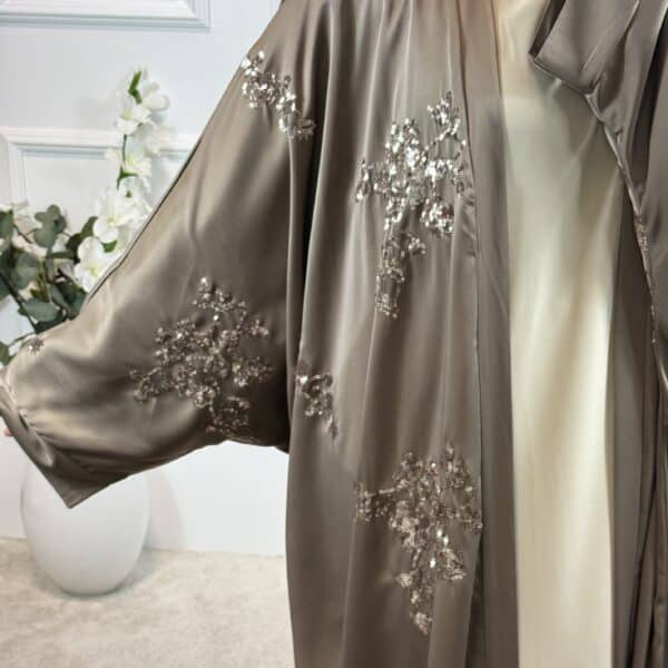 Taupe